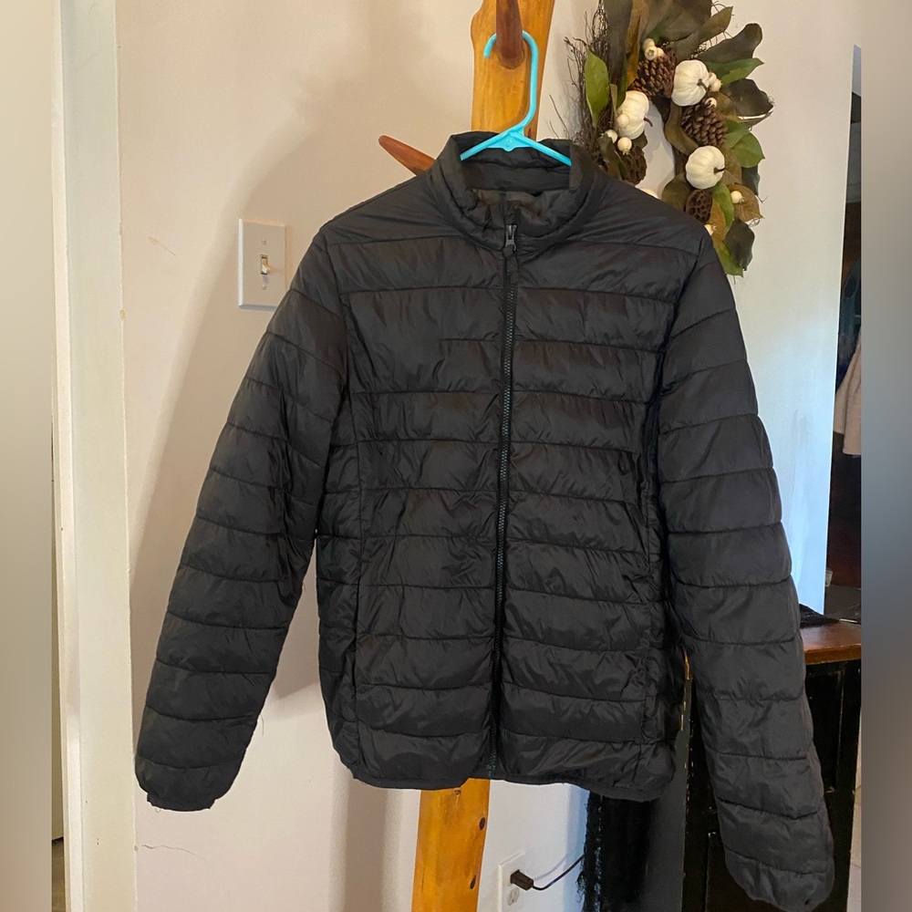 Men’s size small, Old Navy, worn one season, black, lightweight jacket